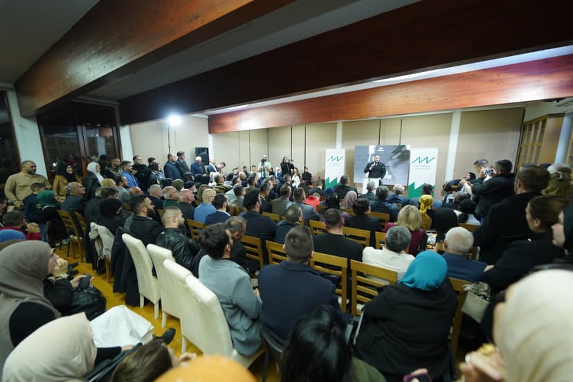 PORUKA BUDUĆIM GENERACIJAMA – Održana književna večer u znak 
sjećanja na rahmetli muftiju Zukorlića