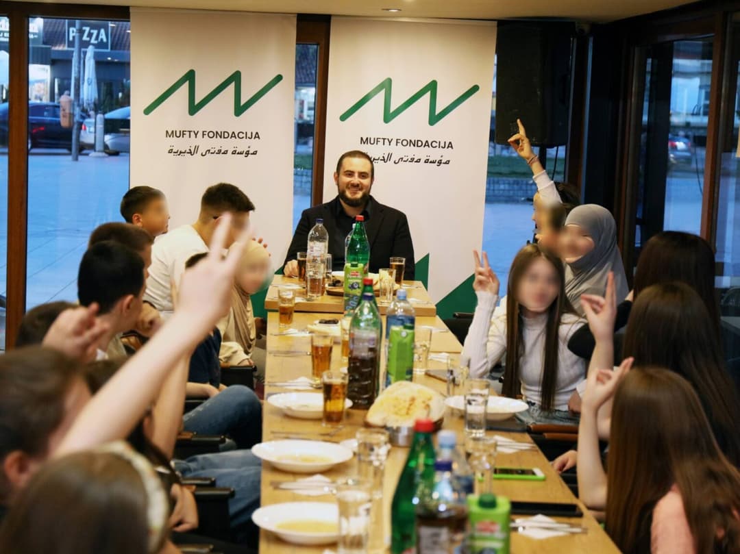 Usame Zukorlić na iftaru sa jetimima – Veče druženja i
prijateljstva